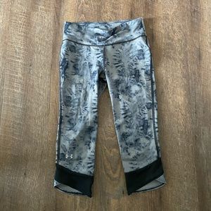 Under Armour | BLACK Tie-Die crop leggings